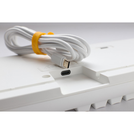 Геймърскa механична клавиатура Ducky One 3 Pure White Full Size Hotswap Cherry MX Brown, RGB, PBT Keycaps Геймърскa механична клавиатура Ducky One 3 Pure White Full Size Hotswap Cherry MX Brown, RGB, PBT Keycaps